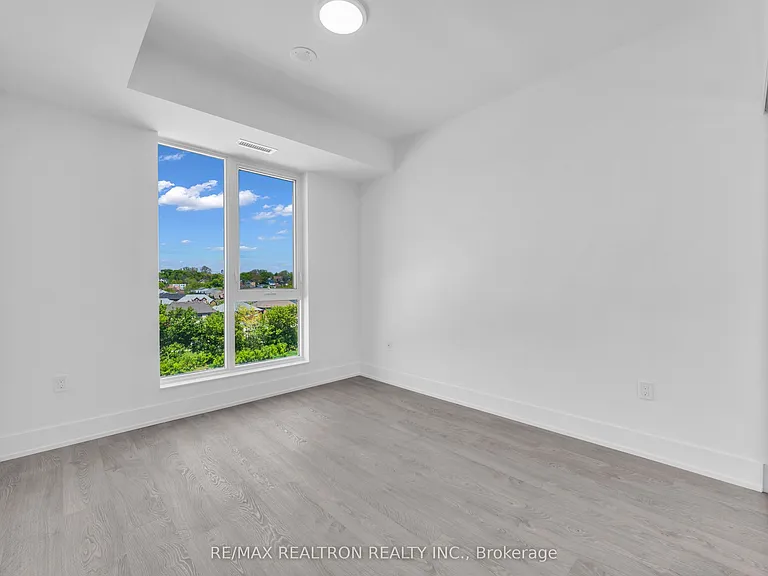 858 Dupont St #409 — Photo 14