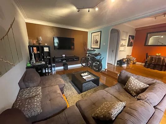 4th image of 2506 Davidson Ave APT 4G
