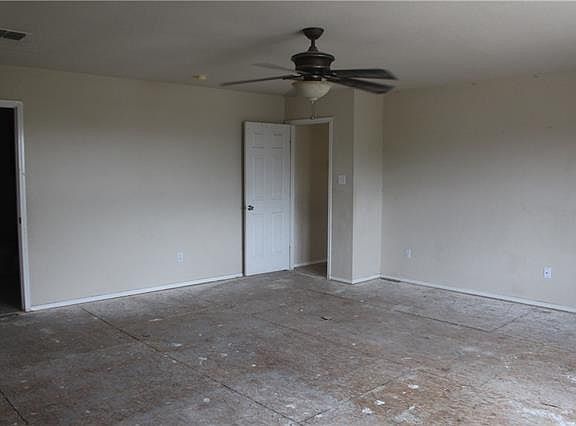 3rd image of 1024 Silver Spur Ln