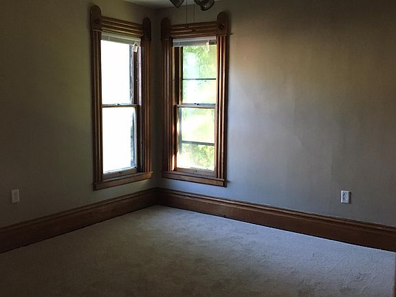 3rd image of 605 W Kalamazoo Ave