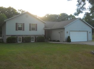 123 Serra Ct, Muskegon, MI 49442