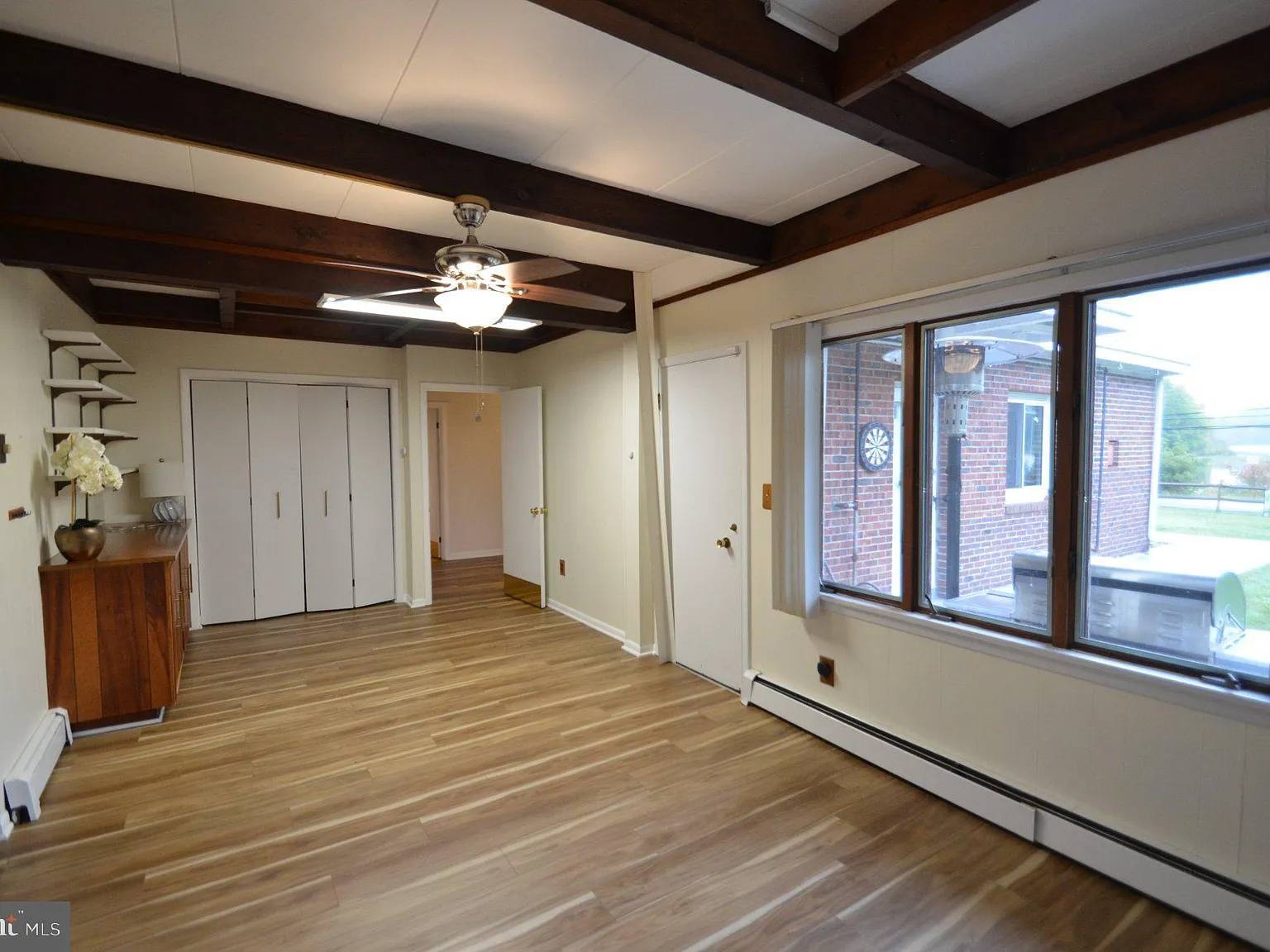 4 bed, 2.0 bath, 2304 sqft, $4,500 — Photo 4