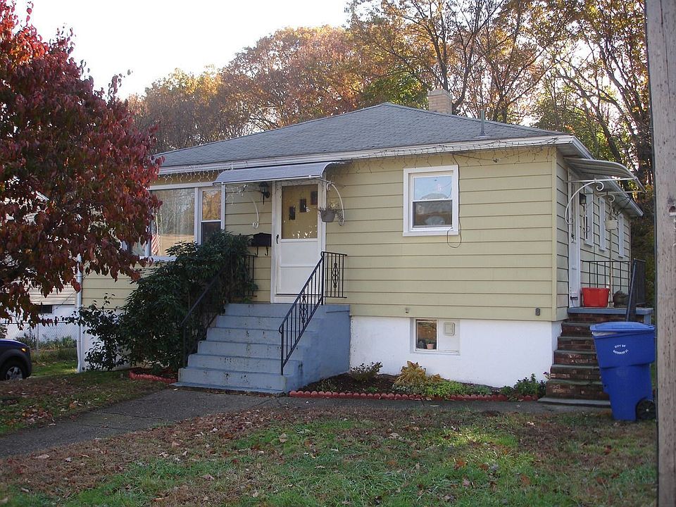 34 Emmett Ct Front