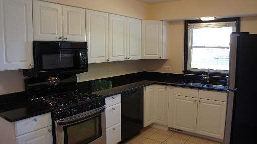 4th image of 1820 Melrose Pl