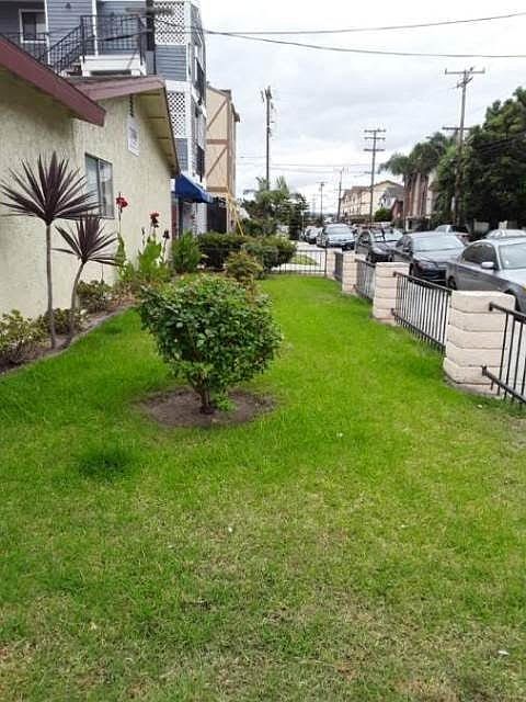 1st image of 13620 Doty Ave
