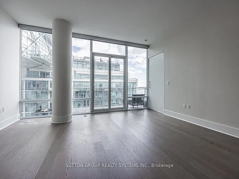 29 Queens Quay E #1008 — Photo 15