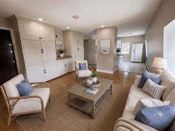 4th image of 4646 Post Rd APT 5