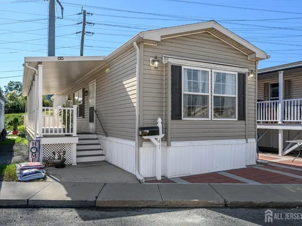 47 Helen Ave, Avenel, NJ 07001