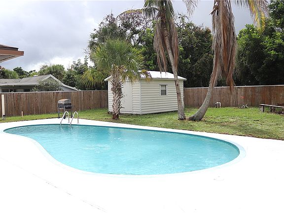 3rd image of 805 4th St