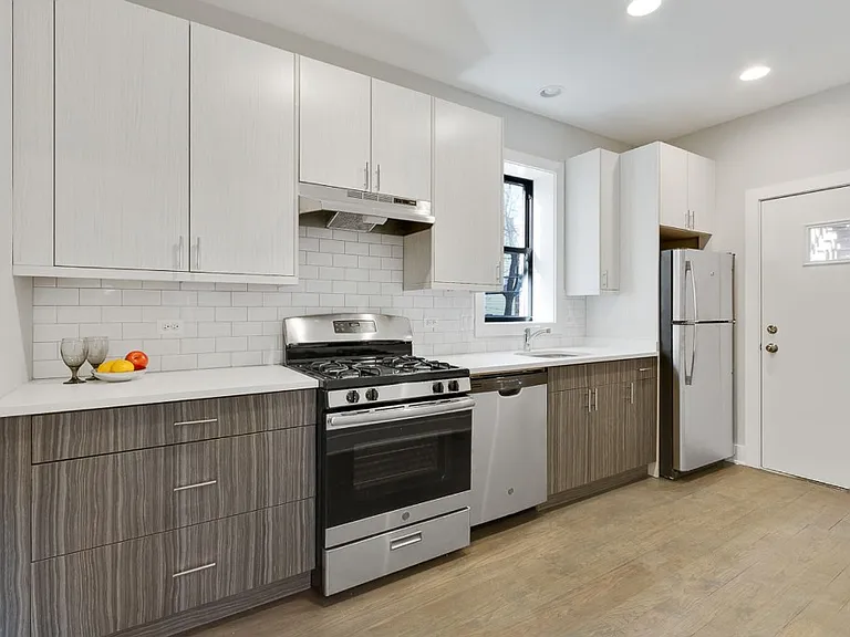 2618-26 N Rockwell St #2624-2 — Photo 1