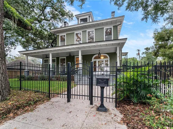 121 E Victory Drive, Savannah, GA 31405