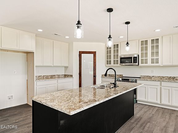 2nd image of 304 Cash Ln
