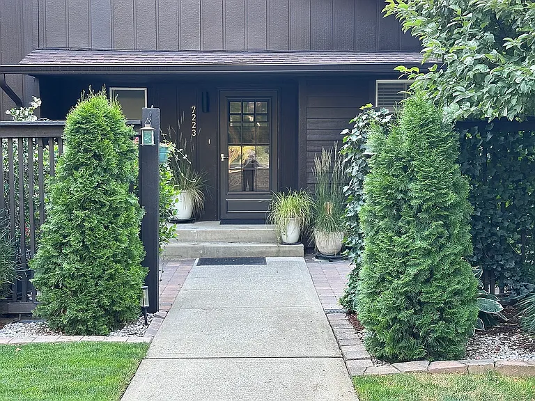 7223 S Cedar Rd — Photo 2