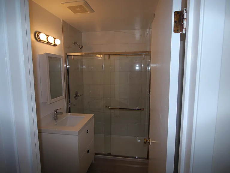 1906 Ocean Ave #8 — Photo 5