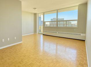 6200 Bathurst St #1504, Toronto, ON M2R 2A3