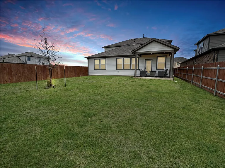 1420 Carvin Way — Photo 17