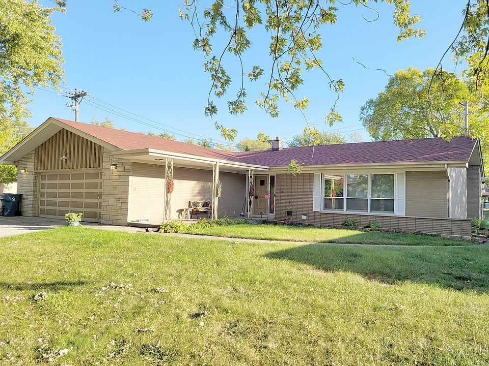 1st image of 1025 E 167th Pl