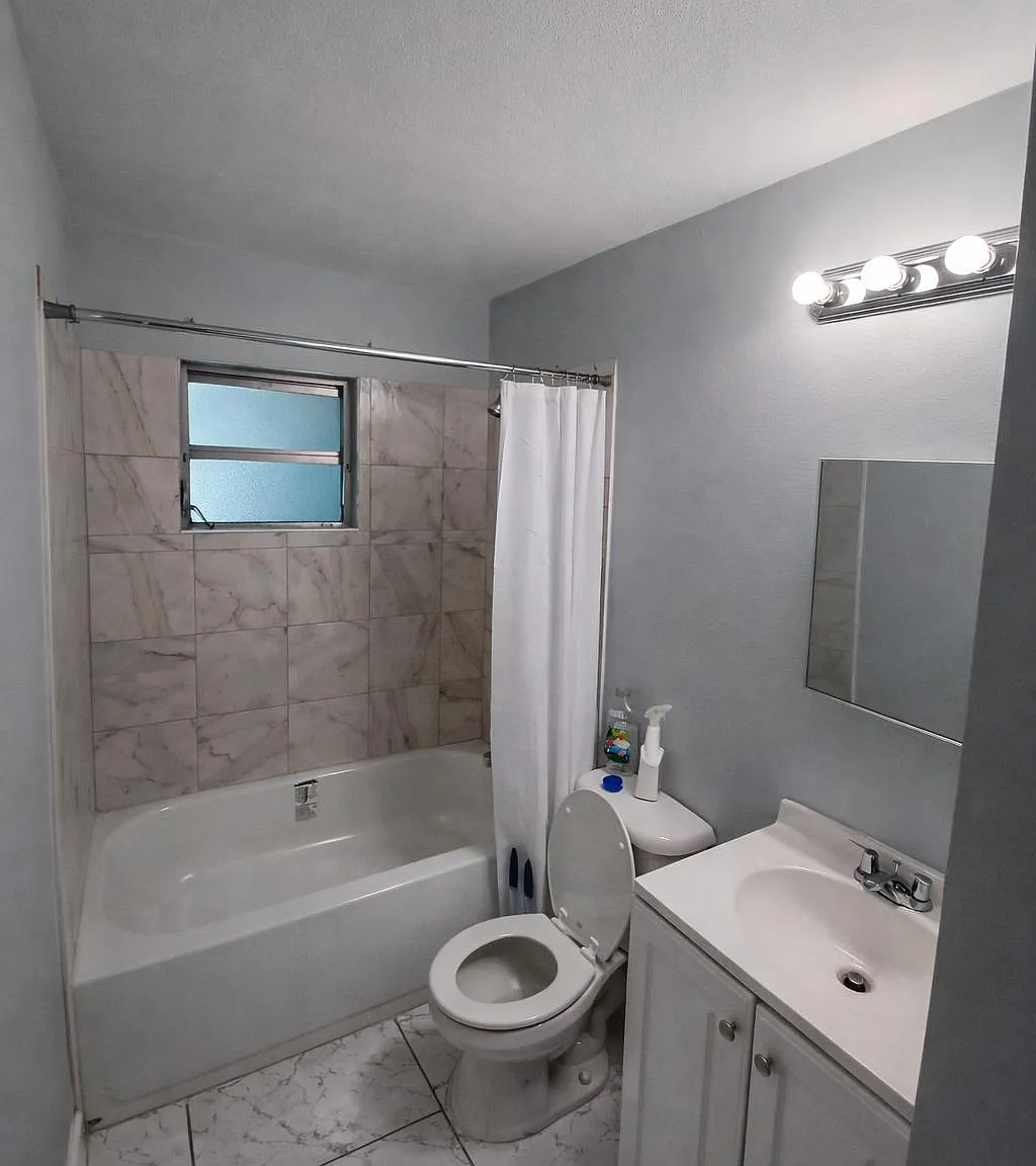 4 bed, 3.0 bath, 2600 sqft, $767 — Photo 2