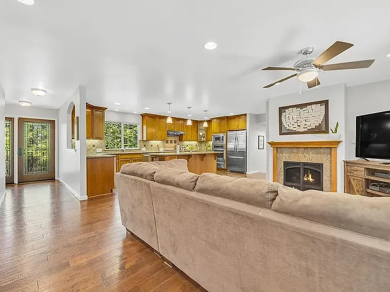 10489 Sky Cir — Photo 11