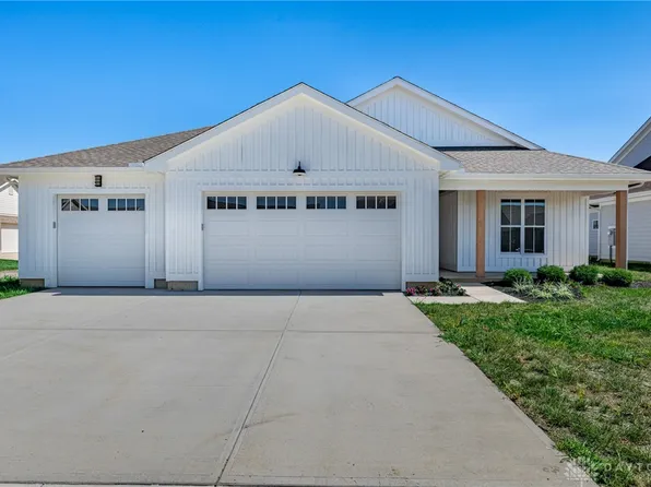 2223 Tandem Dr, Xenia, OH 45385