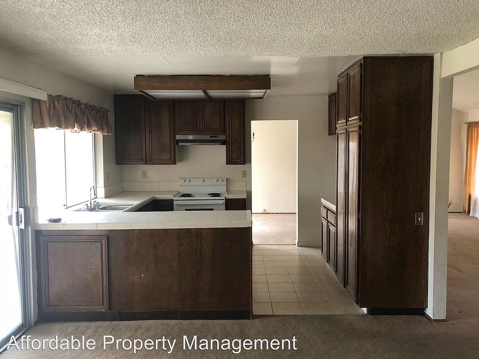 2nd image of 4556 Darcelle Dr