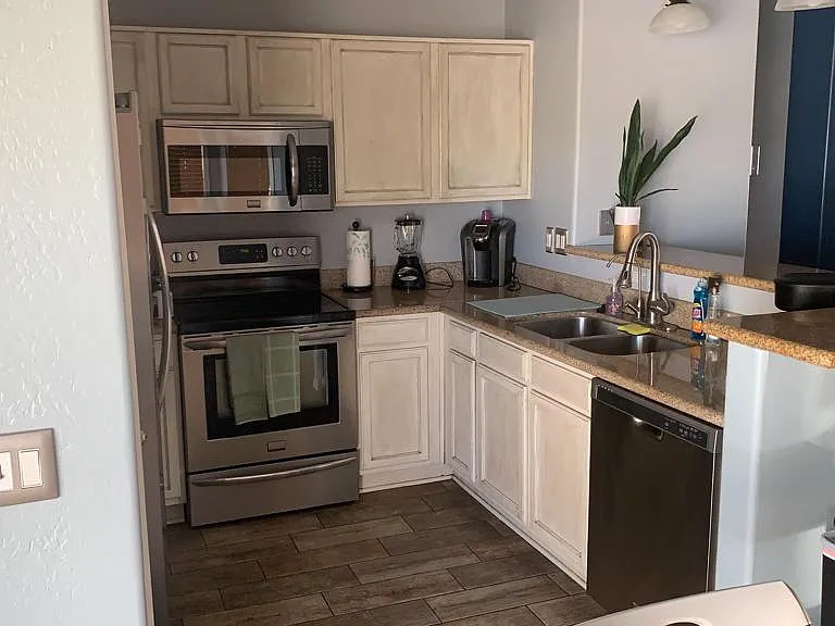 1475 S 171st Ln — Photo 30