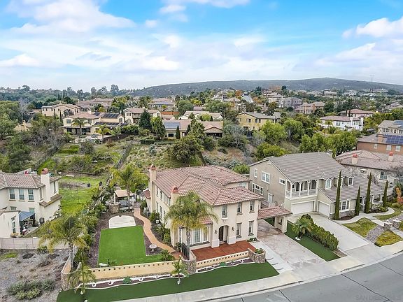 3rd image of 768 Agua Vista Dr