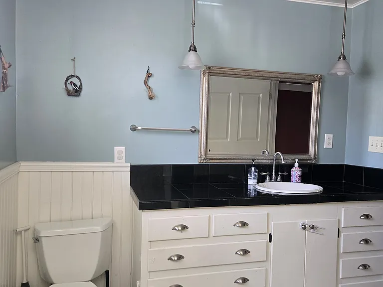 318 N 8th St — Photo 13