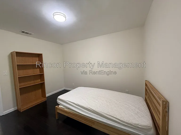 238 Douglas Ave — Photo 8