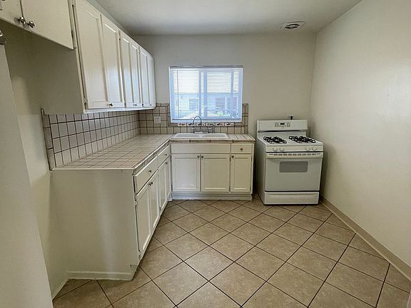 4th image of 1101 Saint Louis Ave APT 6