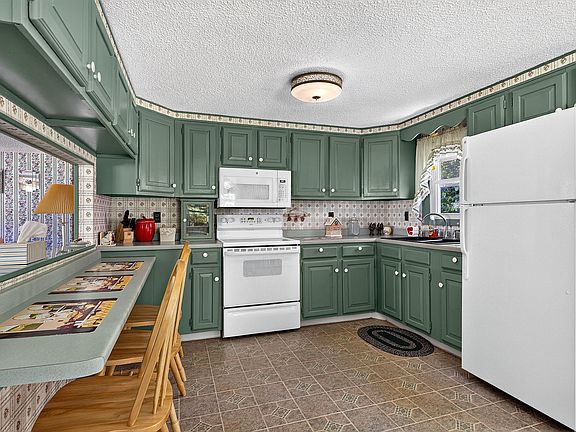4th image of 37 Keith Street