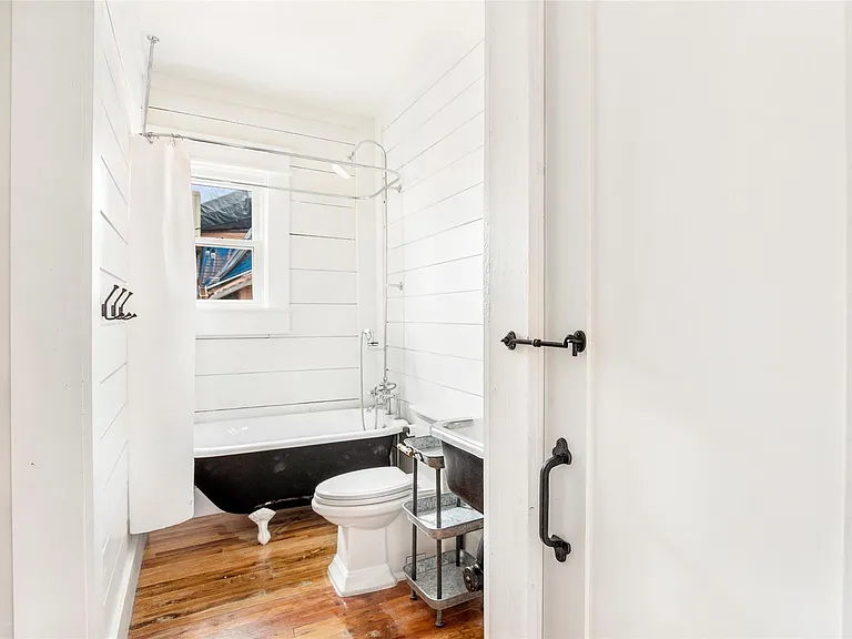 4731 Woodside St — Photo 26