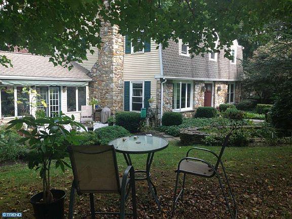 3rd image of 20 Yellow House Ln