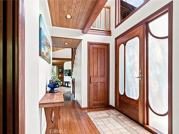 5th image of 565 Chiswick Way