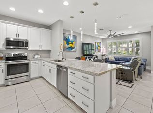 71 Palm Ln, Royal Palm Beach, FL 33411
