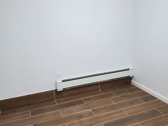 5th image of 4351 Utopia Pkwy