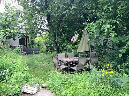 Rented by Capri Jet Realty Corp | media 1