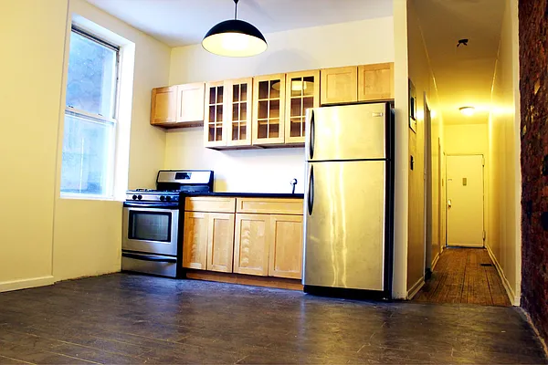 Rented by Premier Metro Realty Corp | media 29