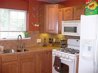 3rd image of 450 Harmony Ln
