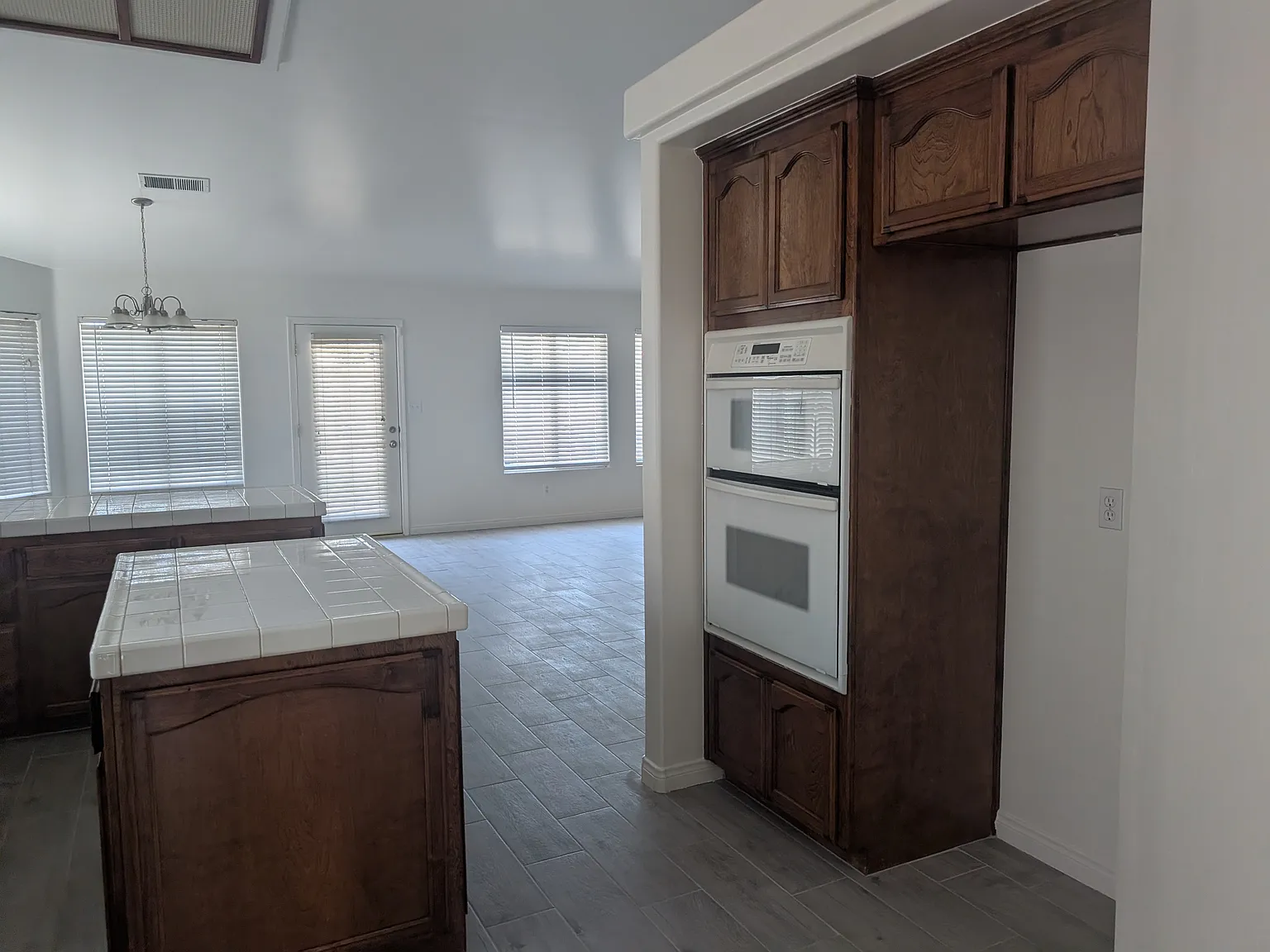 Asti Dr, Bakersfield — Photo 4