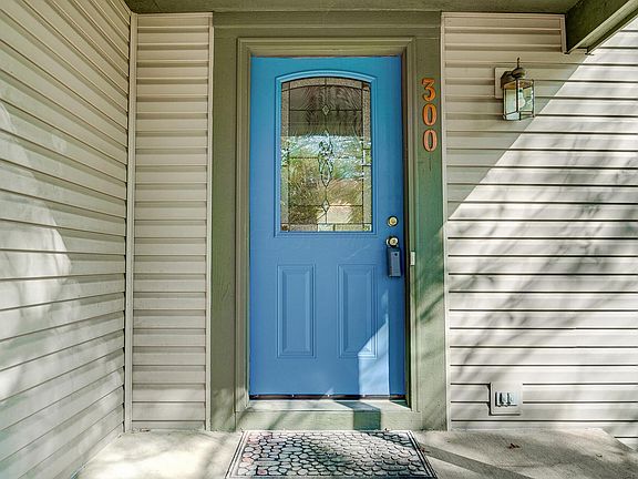 4th image of 300 Pruden Dr