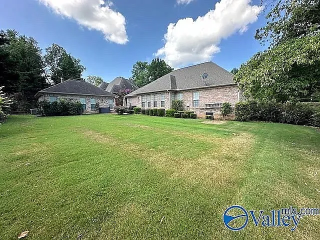 147 Greenlawn Dr NE — Photo 10