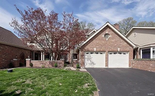 1646 Timberlake Manor Pkwy photo 1