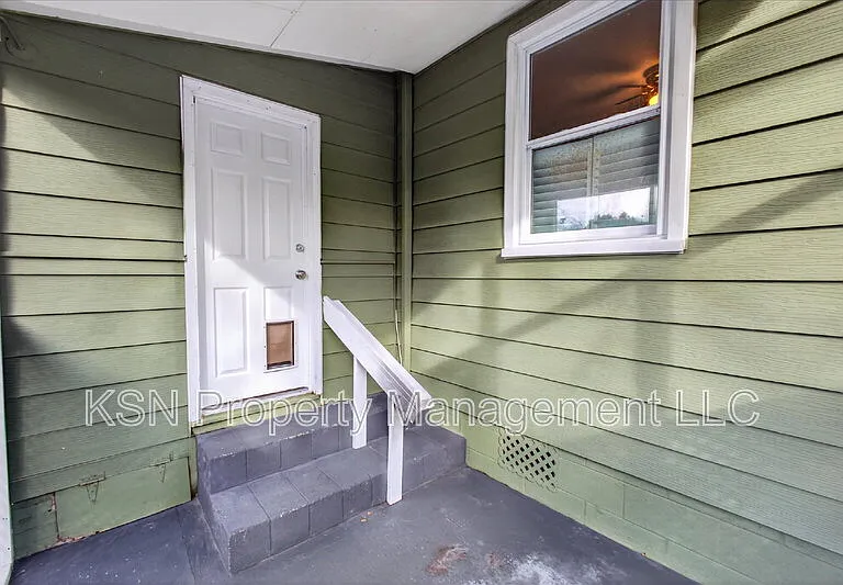 1919 Greenwood St — Photo 32