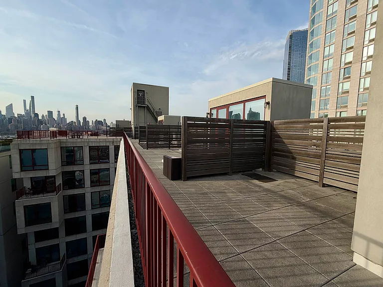 22-22 Jackson Ave #Penthouse 3 — Photo 10
