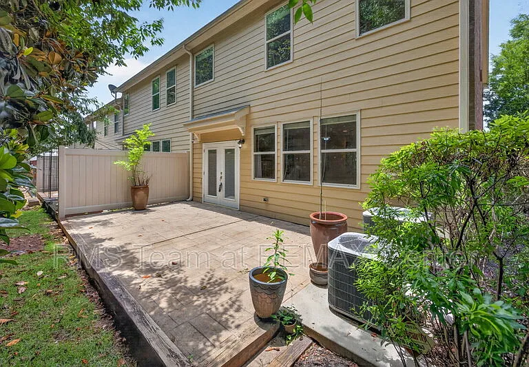 1572 Lenox Overlook Rd — Photo 40