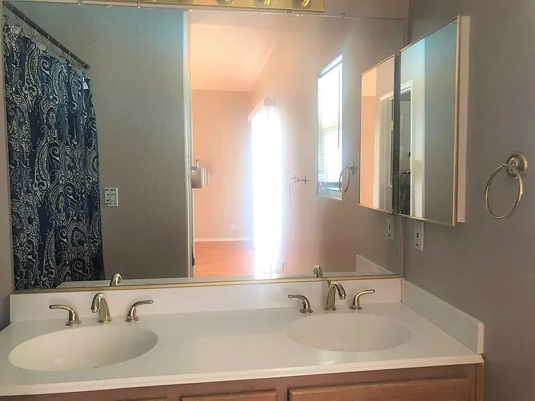20808 Village Pkwy — Photo 19