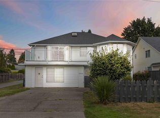 2344 Ocean Ave, Sidney, BC V8L4V9
