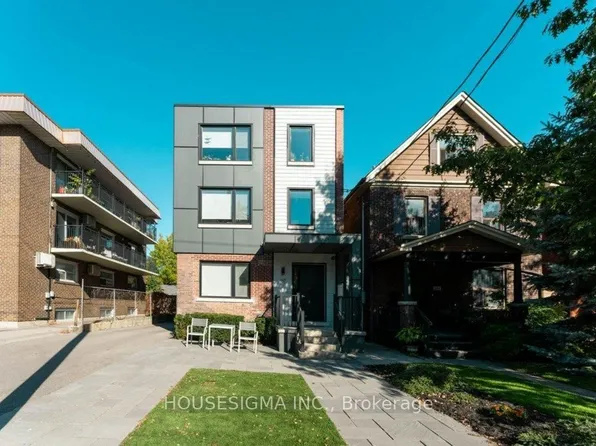 167 Quebec Ave Floor 3, Toronto, ON M6P 2T9