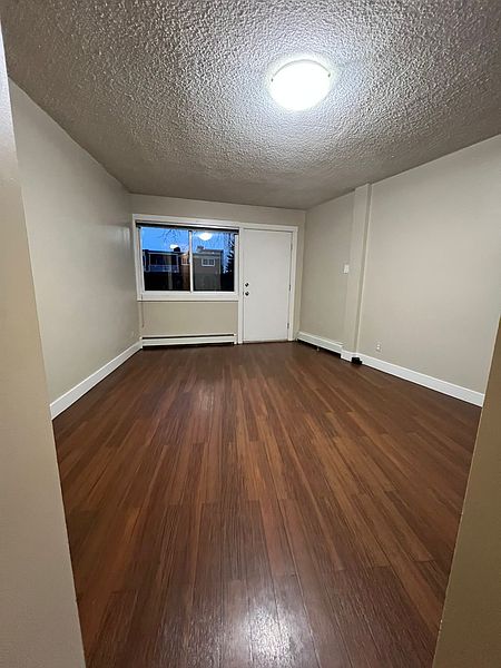 Calgary Apartment for rent - 1 Bedroom — photo 4
